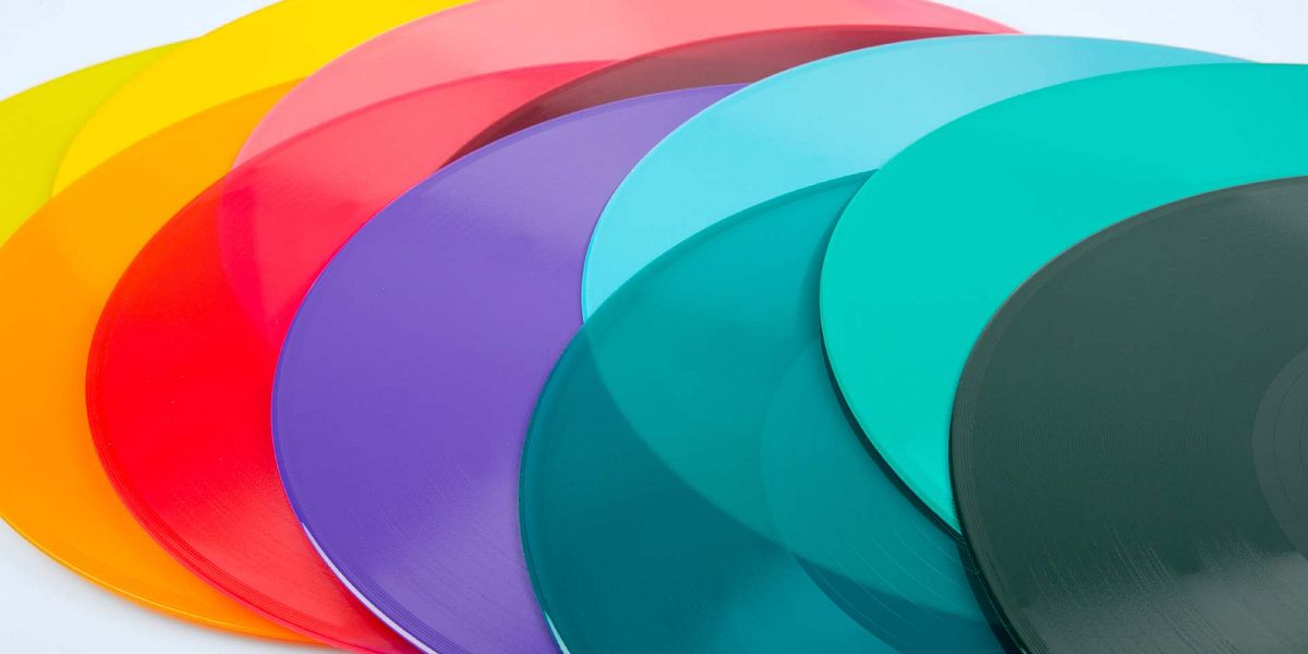 Bio-attributed colour vinyl